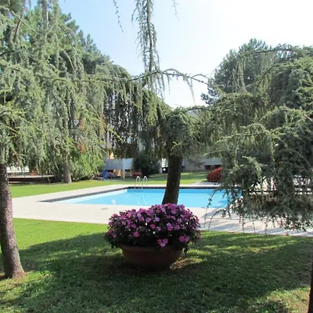 Lägenhet Stunning One Bedroom With Pool In Great By Beahost